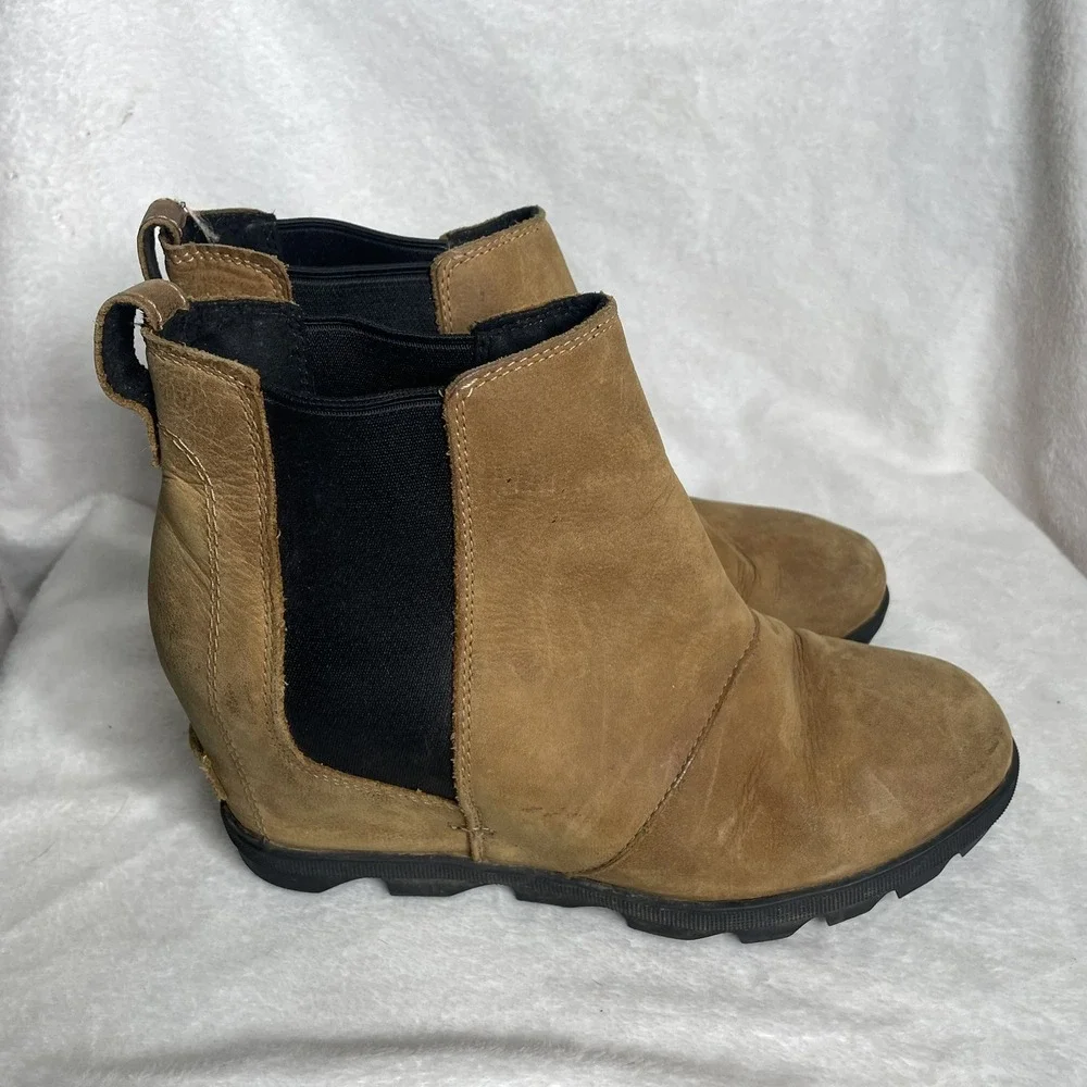 Sorel‎ Women's Joan of Arctic Wedge II Chelsea Boots Size 9 M